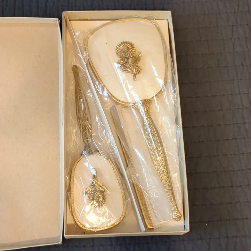 Matson Vintage Floral 3 Pc. Vanity Set